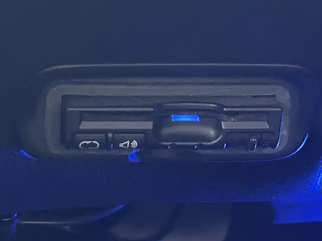 ホンダ ヴェゼル ハイブリッド Z 愛知県 2015(平27)年 10.1万km ホワイトオーキッドパール ワンオーナー/SDナビ（BT/SD/FM/AM/DVD/CD)/ワンセグTV/バックカメラ/LEDヘッドライト/フォグランプ/ETC/プッシュスタート/運転席＆助手席シートヒーター/パドルシフト/革ステアリング/ルーフレール/純正17インチAW/スマートキー/スペアキー