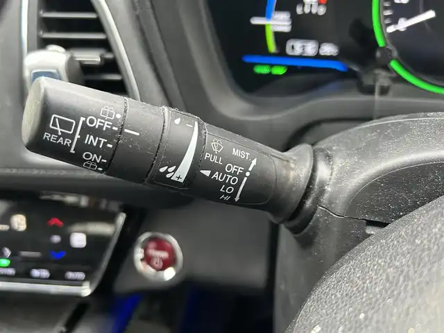 ホンダ ヴェゼル ハイブリッド Z 愛知県 2015(平27)年 10.1万km ホワイトオーキッドパール ワンオーナー/SDナビ（BT/SD/FM/AM/DVD/CD)/ワンセグTV/バックカメラ/LEDヘッドライト/フォグランプ/ETC/プッシュスタート/運転席＆助手席シートヒーター/パドルシフト/革ステアリング/ルーフレール/純正17インチAW/スマートキー/スペアキー