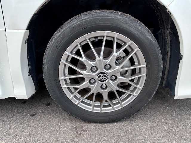 トヨタ ヴォクシー ハイブリッド ZS 煌Ⅱ 大阪府 2020(令2)年 4.6万km ホワイトパールクリスタルシャイン 純正9インチナビ(BT/フルセグ/DVD)/バックカメラ/クルーズコントロール/プリクラッシュセーフティー/レーンキープアシスト/横滑り防止装置/盗難防止装置/両側パワースライドドア/LEDヘッドライト/オートライト/オートマチックハイビーム/ビルトインETC/ドライブレコーダー/シートヒーター/純正アルミホイール/純正フロアマット/スペアキー(1本)/プッシュスタート