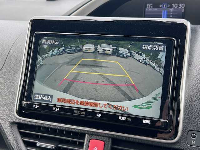 トヨタ ヴォクシー ハイブリッド ZS 煌Ⅱ 大阪府 2020(令2)年 4.6万km ホワイトパールクリスタルシャイン 純正9インチナビ(BT/フルセグ/DVD)/バックカメラ/クルーズコントロール/プリクラッシュセーフティー/レーンキープアシスト/横滑り防止装置/盗難防止装置/両側パワースライドドア/LEDヘッドライト/オートライト/オートマチックハイビーム/ビルトインETC/ドライブレコーダー/シートヒーター/純正アルミホイール/純正フロアマット/スペアキー(1本)/プッシュスタート