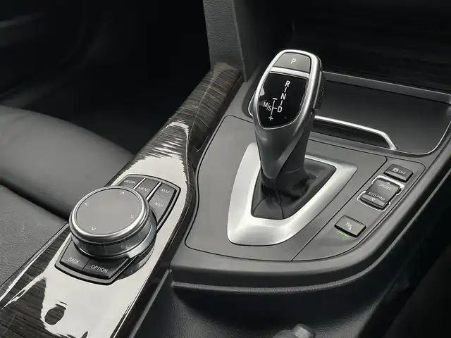 ＢＭＷ ３２０ｄ ツーリング Mスポーツ 三重県 2018(平30)年 1.5万km サファイアブラックP ハイラインパッケージ　/黒革　/シートヒーター　/インテリジェントセーフティ　/コンフォートアクセス　/純正ナビ　/バックカメラ　/ＥＴＣ　/ＡＣＣ　/パワーシート　/フット機能付電動トランク　/純正１８ＡＷ　/ＬＥＤライト