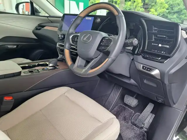 レクサス ＲＸ 350 バージョンL 大阪府 2023(令5)年 1.2万km グラファイトブラックガラスフレーク /禁煙車//ワンオーナー//サンルーフ//デジタルインナーミラー//寒冷地仕様//14インチディスプレイオーディオ//フルセグテレビ//全方位カメラ//前後席シートヒーター・シートベンチレーション//ステアリングヒーター//ブラインドスポットモニター//カラーヘッドアップディスプレイ//電動リアゲート//デジタルインナーミラー//100Vアクセサリーコンセント//ルーフレール//純正21インチアルミホイール//保証書//取扱説明書//スペアキー