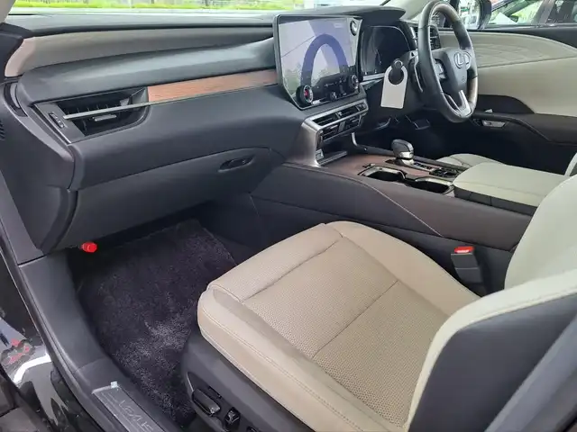 レクサス ＲＸ 350 バージョンL 大阪府 2023(令5)年 1.2万km グラファイトブラックガラスフレーク /禁煙車//ワンオーナー//サンルーフ//デジタルインナーミラー//寒冷地仕様//14インチディスプレイオーディオ//フルセグテレビ//全方位カメラ//前後席シートヒーター・シートベンチレーション//ステアリングヒーター//ブラインドスポットモニター//カラーヘッドアップディスプレイ//電動リアゲート//デジタルインナーミラー//100Vアクセサリーコンセント//ルーフレール//純正21インチアルミホイール//保証書//取扱説明書//スペアキー