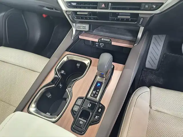 レクサス ＲＸ 350 バージョンL 大阪府 2023(令5)年 1.2万km グラファイトブラックガラスフレーク /禁煙車//ワンオーナー//サンルーフ//デジタルインナーミラー//寒冷地仕様//14インチディスプレイオーディオ//フルセグテレビ//全方位カメラ//前後席シートヒーター・シートベンチレーション//ステアリングヒーター//ブラインドスポットモニター//カラーヘッドアップディスプレイ//電動リアゲート//デジタルインナーミラー//100Vアクセサリーコンセント//ルーフレール//純正21インチアルミホイール//保証書//取扱説明書//スペアキー