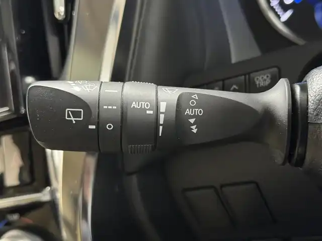 トヨタ アルファードハイブリット G Fパッケージ 三重県 2019(令1)年 11.2万km ホワイトパールクリスタルシャイン ハイブリッド/E-four（4WD）/MTモード付インパネCVT/純正 10インチナビ NSZN-Z68T/（AM/FM/CD/DVD/TV/SD/SDREC/Bluetooth）/バックガイドモニター/モデリスタエアロ（F/S/R下）/両側パワースライドドア/ドライブレコーダー 前後/ビルトイン ETC/Toyota Safety Sense/・プリクラッシュセーフティ/・レーントレーシングアシスト/・レーダークルコン（全車速追従機能付）/・アダプティブハイビームシステム/・インテリジェントクリアランスソナー（パーキングサポートブレーキ［静止物＆後方接近車］）/・【OP】ブラインドスポットモニター＆リヤクロストラフィックアラート/・ロードサインアシスト［RSA］/など/装備/・【OP】ツインムーンルーフ/・【OP】デジタルインナーミラー/・ベージュ本革シート/・AC100Vアクセサリーコンセント（1500W：5ヶ）/・シートヒーター＆ベンチレーション（D/N）/・ステアリングヒーター/・エグゼクティブパワーシート（D6way/N4way＆電動オットマン/2ndシート電動リクライニング・オットマン）/・両側パワースライドドア/・パワーバックドア/など