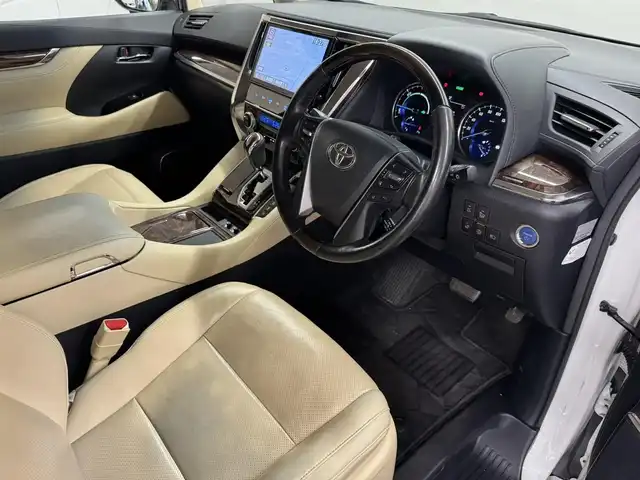 トヨタ アルファードハイブリット G Fパッケージ 三重県 2019(令1)年 11.2万km ホワイトパールクリスタルシャイン ハイブリッド/E-four（4WD）/MTモード付インパネCVT/純正 10インチナビ NSZN-Z68T/（AM/FM/CD/DVD/TV/SD/SDREC/Bluetooth）/バックガイドモニター/モデリスタエアロ（F/S/R下）/両側パワースライドドア/ドライブレコーダー 前後/ビルトイン ETC/Toyota Safety Sense/・プリクラッシュセーフティ/・レーントレーシングアシスト/・レーダークルコン（全車速追従機能付）/・アダプティブハイビームシステム/・インテリジェントクリアランスソナー（パーキングサポートブレーキ［静止物＆後方接近車］）/・【OP】ブラインドスポットモニター＆リヤクロストラフィックアラート/・ロードサインアシスト［RSA］/など/装備/・【OP】ツインムーンルーフ/・【OP】デジタルインナーミラー/・ベージュ本革シート/・AC100Vアクセサリーコンセント（1500W：5ヶ）/・シートヒーター＆ベンチレーション（D/N）/・ステアリングヒーター/・エグゼクティブパワーシート（D6way/N4way＆電動オットマン/2ndシート電動リクライニング・オットマン）/・両側パワースライドドア/・パワーバックドア/など