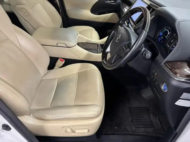 トヨタ アルファードハイブリット G Fパッケージ 三重県 2019(令1)年 11.2万km ホワイトパールクリスタルシャイン ハイブリッド/E-four（4WD）/MTモード付インパネCVT/純正 10インチナビ NSZN-Z68T/（AM/FM/CD/DVD/TV/SD/SDREC/Bluetooth）/バックガイドモニター/モデリスタエアロ（F/S/R下）/両側パワースライドドア/ドライブレコーダー 前後/ビルトイン ETC/Toyota Safety Sense/・プリクラッシュセーフティ/・レーントレーシングアシスト/・レーダークルコン（全車速追従機能付）/・アダプティブハイビームシステム/・インテリジェントクリアランスソナー（パーキングサポートブレーキ［静止物＆後方接近車］）/・【OP】ブラインドスポットモニター＆リヤクロストラフィックアラート/・ロードサインアシスト［RSA］/など/装備/・【OP】ツインムーンルーフ/・【OP】デジタルインナーミラー/・ベージュ本革シート/・AC100Vアクセサリーコンセント（1500W：5ヶ）/・シートヒーター＆ベンチレーション（D/N）/・ステアリングヒーター/・エグゼクティブパワーシート（D6way/N4way＆電動オットマン/2ndシート電動リクライニング・オットマン）/・両側パワースライドドア/・パワーバックドア/など