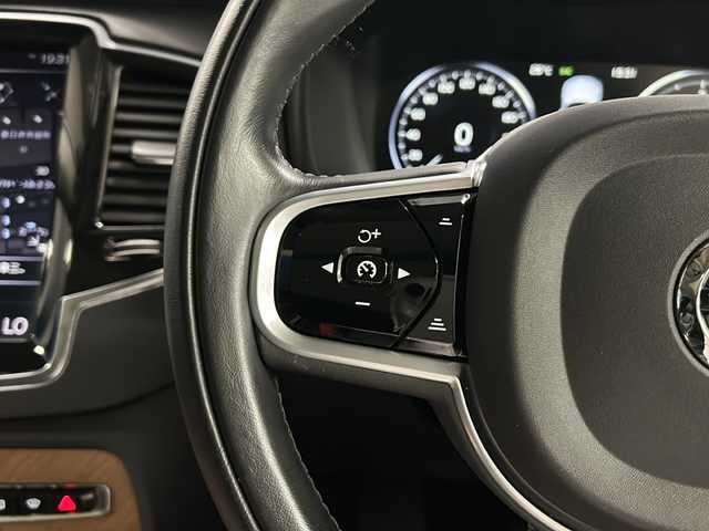 ボルボ ＸＣ９０ D5 AWD インスクリプション 福島県 2019(令1)年 5.5万km オニキスブラックP パノラマサンルーフ/Bowers&Wilkinsサウンド/エアーサスペンション/ヘッドアップディスプレイ/Citysafety/アダプティブクルーズコントロール/ブラインドスポットモニター/レーンキーピングエイド/フル・アクティブ・ハイビーム/パーフォレーテッド・ファインナッパレザー(ブラック)/全席シートヒーター/前席ベンチレーション/前席メモリ付パワーシート/パワーリアゲート/フットオープナー/純正HDDナビ(BT/USB/CD)/AppleCarPlay/360°カメラ/バックカメラ/自動駐車/発進付き/パークアシスト/前後ドライブレコーダー/ETC付/取扱説明書/保証書/スペアキー