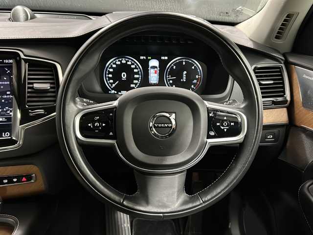 ボルボ ＸＣ９０ D5 AWD インスクリプション 福島県 2019(令1)年 5.5万km オニキスブラックP パノラマサンルーフ/Bowers&Wilkinsサウンド/エアーサスペンション/ヘッドアップディスプレイ/Citysafety/アダプティブクルーズコントロール/ブラインドスポットモニター/レーンキーピングエイド/フル・アクティブ・ハイビーム/パーフォレーテッド・ファインナッパレザー(ブラック)/全席シートヒーター/前席ベンチレーション/前席メモリ付パワーシート/パワーリアゲート/フットオープナー/純正HDDナビ(BT/USB/CD)/AppleCarPlay/360°カメラ/バックカメラ/自動駐車/発進付き/パークアシスト/前後ドライブレコーダー/ETC付/取扱説明書/保証書/スペアキー
