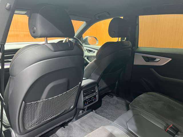 アウディ Ｑ８ 55TFSIクワトロ デビューPKG Sライン 千葉県 2019(令1)年 3.4万km ディープブラックパールエフェクト コンフォートアシスタンスＰＫＧ　/Ｂａｎｇ＆Ｏｌｕｆｓｅｎサウンド　/純正２２インチＡＷ　/半革シート　/ＡＣＣ　/ナビ　/ＴＶ　/Ｂｌｕｅｔｏｏｔｈ接続　/３６０°マトリクスＬＥＤライト　/電動リアゲート　/衝突軽減Ｂ