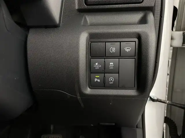 トヨタ ライズ Z 新潟県 2020(令2)年 5.5万km シャイニングホワイトパール ワンオーナー/４WD/衝突被害軽減ブレーキ/レーンキープアシスト/モデリスタエアロ/純正9インチディスプレイオーディオ/　（フルセグTV/BT/USB/iPod/AM/FM）/バックカメラ/レーダークルーズコントロール/LEDオートライト/シートヒーター/純正17インチアルミホイール/ステアリングスイッチ/アイドリングストップ/USBポート/スマートキー/ビルトインETC