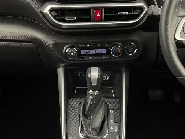 トヨタ ライズ Z 新潟県 2020(令2)年 5.5万km シャイニングホワイトパール ワンオーナー/４WD/衝突被害軽減ブレーキ/レーンキープアシスト/モデリスタエアロ/純正9インチディスプレイオーディオ/　（フルセグTV/BT/USB/iPod/AM/FM）/バックカメラ/レーダークルーズコントロール/LEDオートライト/シートヒーター/純正17インチアルミホイール/ステアリングスイッチ/アイドリングストップ/USBポート/スマートキー/ビルトインETC