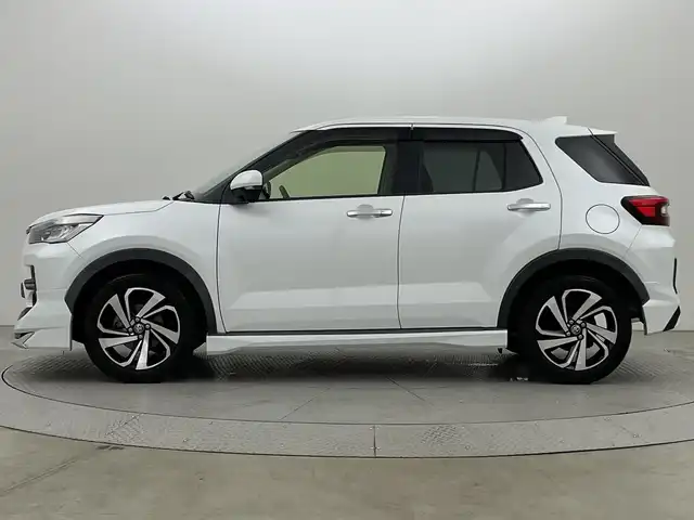 トヨタ ライズ Z 新潟県 2020(令2)年 5.5万km シャイニングホワイトパール ワンオーナー/４WD/衝突被害軽減ブレーキ/レーンキープアシスト/モデリスタエアロ/純正9インチディスプレイオーディオ/　（フルセグTV/BT/USB/iPod/AM/FM）/バックカメラ/レーダークルーズコントロール/LEDオートライト/シートヒーター/純正17インチアルミホイール/ステアリングスイッチ/アイドリングストップ/USBポート/スマートキー/ビルトインETC