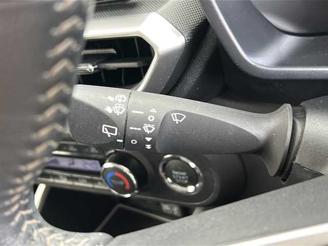 トヨタ ライズ Z 福井県 2020(令2)年 5.5万km シャイニングホワイトパール ワンオーナー/４WD/衝突被害軽減ブレーキ/レーンキープアシスト/モデリスタエアロ/純正9インチディスプレイオーディオ/【フルセグTV/BT/USB/iPod/AM/FM】/バックカメラ/レーダークルーズコントロール/LEDオートライト/シートヒーター/純正17インチアルミホイール/ステアリングスイッチ/アイドリングストップ/USBポート/スマートキー/ビルトインETC