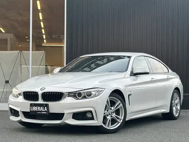 ＢＭＷ ４２０ｉ グランクーペ Mスポーツ 福岡県 2017(平29)年 6.1万km アルピンホワイトⅢ ワンオーナー/アダプティブクルーズコントロール/レーンディパーチャーウォーニング/レーンチェンジウォーニング/純正ナビ/バックカメラ/Bluetooth/パークディスタンスコントロール　/CD/DVD/AUX/USB/パワーバックドア/ステアリングスイッチ/パドルシフト　/純正18インチアルミホイール/ミラー一体型ETC