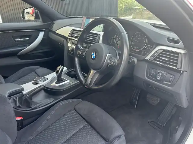 ＢＭＷ ４２０ｉ グランクーペ Mスポーツ 福岡県 2017(平29)年 6.1万km アルピンホワイトⅢ ワンオーナー/アダプティブクルーズコントロール/レーンディパーチャーウォーニング/レーンチェンジウォーニング/純正ナビ/バックカメラ/Bluetooth/パークディスタンスコントロール　/CD/DVD/AUX/USB/パワーバックドア/ステアリングスイッチ/パドルシフト　/純正18インチアルミホイール/ミラー一体型ETC