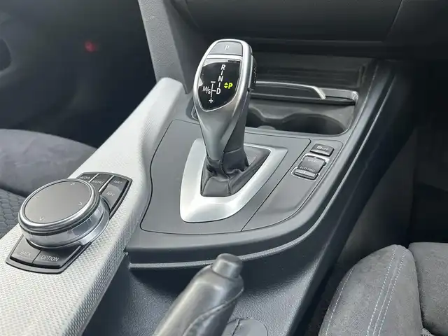 ＢＭＷ ４２０ｉ グランクーペ Mスポーツ 福岡県 2017(平29)年 6.1万km アルピンホワイトⅢ ワンオーナー/アダプティブクルーズコントロール/レーンディパーチャーウォーニング/レーンチェンジウォーニング/純正ナビ/バックカメラ/Bluetooth/パークディスタンスコントロール　/CD/DVD/AUX/USB/パワーバックドア/ステアリングスイッチ/パドルシフト　/純正18インチアルミホイール/ミラー一体型ETC