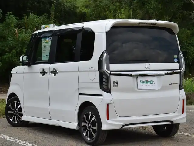 ホンダ Ｎ ＢＯＸ カスタム G L ホンダセンシング 福岡県 2019(平31)年 7.9万km プラチナホワイトパール 社外ナビ【AVICーRZ302】/　CD/DVD/ワンセグ/バックカメラ/スマートキー/プッシュスタート/片側パワースライドドア/ホンダセンシング/　・衝突軽減ブレーキ/　・誤発進抑制機能/　・後方誤発進抑制機能/　・歩行者事故低減ステアリング/　・ACC（アダプティブクルーズコントロール）/　・LKAS（車線維持支援システム）/　・先行車発進お知らせ機能/純正LEDヘッドライト/純正14インチアルミ/ETC