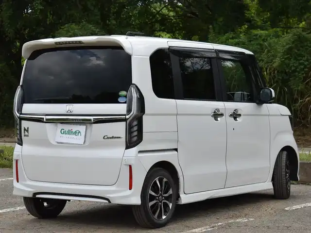 ホンダ Ｎ ＢＯＸ カスタム G L ホンダセンシング 福岡県 2019(平31)年 7.9万km プラチナホワイトパール 社外ナビ【AVICーRZ302】/　CD/DVD/ワンセグ/バックカメラ/スマートキー/プッシュスタート/片側パワースライドドア/ホンダセンシング/　・衝突軽減ブレーキ/　・誤発進抑制機能/　・後方誤発進抑制機能/　・歩行者事故低減ステアリング/　・ACC（アダプティブクルーズコントロール）/　・LKAS（車線維持支援システム）/　・先行車発進お知らせ機能/純正LEDヘッドライト/純正14インチアルミ/ETC