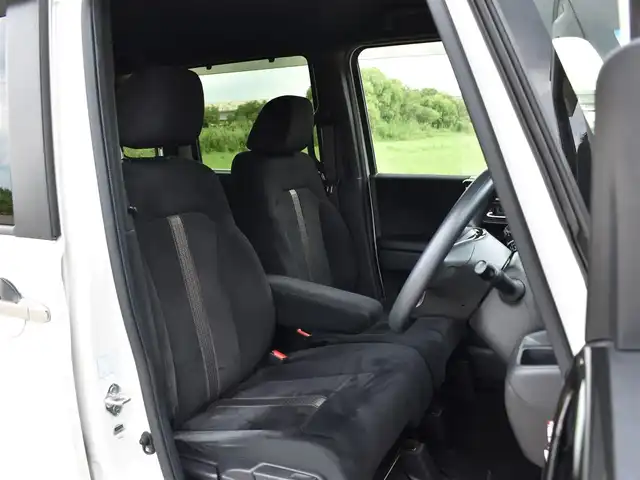ホンダ Ｎ ＢＯＸ カスタム G L ホンダセンシング 福岡県 2019(平31)年 7.9万km プラチナホワイトパール 社外ナビ【AVICーRZ302】/　CD/DVD/ワンセグ/バックカメラ/スマートキー/プッシュスタート/片側パワースライドドア/ホンダセンシング/　・衝突軽減ブレーキ/　・誤発進抑制機能/　・後方誤発進抑制機能/　・歩行者事故低減ステアリング/　・ACC（アダプティブクルーズコントロール）/　・LKAS（車線維持支援システム）/　・先行車発進お知らせ機能/純正LEDヘッドライト/純正14インチアルミ/ETC