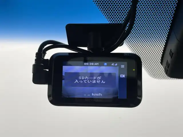 トヨタ カムリ WSレザーパッケージ 熊本県 2018(平30)年 6.7万km プラチナホワイトパールマイカ 純正ナビ（ＣＤ・ＤＶＤ・フルセグ・ＢＴ）/バックカメラ　/社外前後ドライブレコーダー　/ビルトインＥＴＣ　/前後クリアランスソナー　/前席シートヒーター　/前席パワーシート　/社外レーダー　/トヨタセーフティーセンス/・プリクラッシュセーフティ/・オートハイビーム/・ブラインドスポットモニター/・リアクロストラフィックアラート/・レーンディパーチャーアラート/・ロードサインアシスト/横滑り防止装置/ヘッドアップディスプレイ/ハーフレザーシート/純正フロアマット/純正１８インチAW/オートライト/LEDヘッドライト/フォグライト/スマートキー/プッシュスタート/保証書/取扱説明書