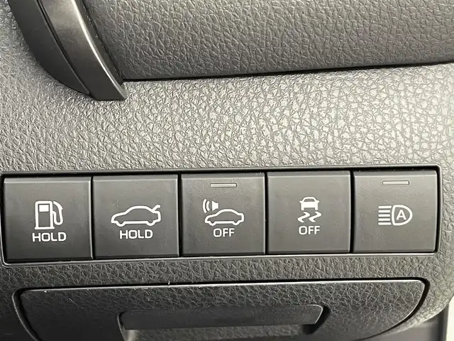 トヨタ カムリ WSレザーパッケージ 熊本県 2018(平30)年 6.7万km プラチナホワイトパールマイカ 純正ナビ（ＣＤ・ＤＶＤ・フルセグ・ＢＴ）/バックカメラ　/社外前後ドライブレコーダー　/ビルトインＥＴＣ　/前後クリアランスソナー　/前席シートヒーター　/前席パワーシート　/社外レーダー　/トヨタセーフティーセンス/・プリクラッシュセーフティ/・オートハイビーム/・ブラインドスポットモニター/・リアクロストラフィックアラート/・レーンディパーチャーアラート/・ロードサインアシスト/横滑り防止装置/ヘッドアップディスプレイ/ハーフレザーシート/純正フロアマット/純正１８インチAW/オートライト/LEDヘッドライト/フォグライト/スマートキー/プッシュスタート/保証書/取扱説明書