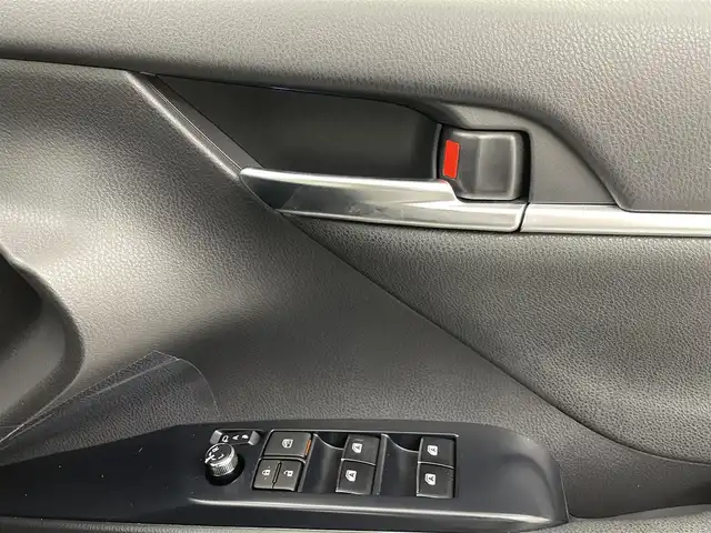 トヨタ カムリ WSレザーパッケージ 熊本県 2018(平30)年 6.7万km プラチナホワイトパールマイカ 純正ナビ（ＣＤ・ＤＶＤ・フルセグ・ＢＴ）/バックカメラ　/社外前後ドライブレコーダー　/ビルトインＥＴＣ　/前後クリアランスソナー　/前席シートヒーター　/前席パワーシート　/社外レーダー　/トヨタセーフティーセンス/・プリクラッシュセーフティ/・オートハイビーム/・ブラインドスポットモニター/・リアクロストラフィックアラート/・レーンディパーチャーアラート/・ロードサインアシスト/横滑り防止装置/ヘッドアップディスプレイ/ハーフレザーシート/純正フロアマット/純正１８インチAW/オートライト/LEDヘッドライト/フォグライト/スマートキー/プッシュスタート/保証書/取扱説明書