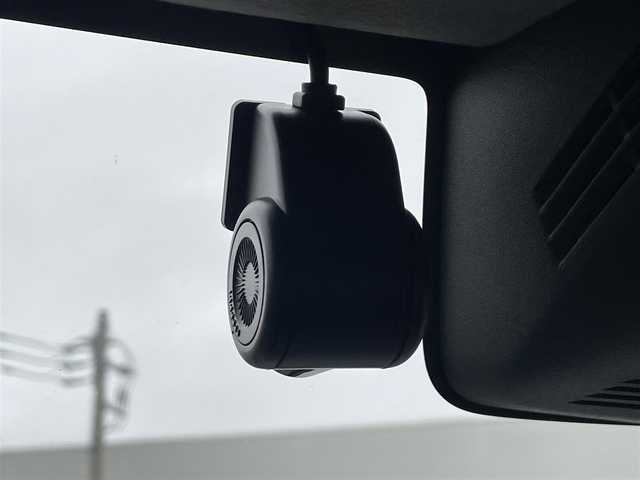 スズキ ジムニー シエラ JC 群馬県 2024(令6)年 1.1万km ブルームピンクメタリック 衝突軽減ブレーキシステム/レーンキープアシスト/レーダークルーズコントロール/社外メモリナビゲーション/（CD/DVD/SD/BT/フルセグTV）/バックカメラ/ビルトインETC/ナビ連動ドライブレコーダー/レーダー探知機/前席シートヒーター/ミラーヒーター/LEDヘッドライト/電格ミラー/ドアバイザー/社外シーケンシャルテールランプ/社外マフラー/純正フロアマット/純正15インチアルミホイール