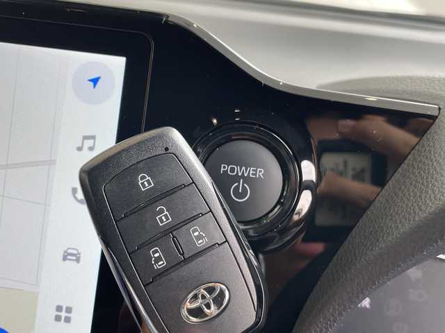 トヨタ ヴォクシー ハイブリッド S－Z 愛知県 2024(令6)年 0.8万km マッシブグレー 純正10.5型ディズプレイオーディオナビ/両側パワースライドドア/レーダークルーズコントロール/シートヒーター/バックカメラ/コーナーセンサー/純正アルミホイール/ETC2.0/LEDヘッドライト/インテリジェントミラー/リアオートエアコン/ドライブレコーダー/衝突軽減システム/フルセグ/CD DVD/Bluetooth/ステアリングスイッチ/スマートキー/プッシュスタート