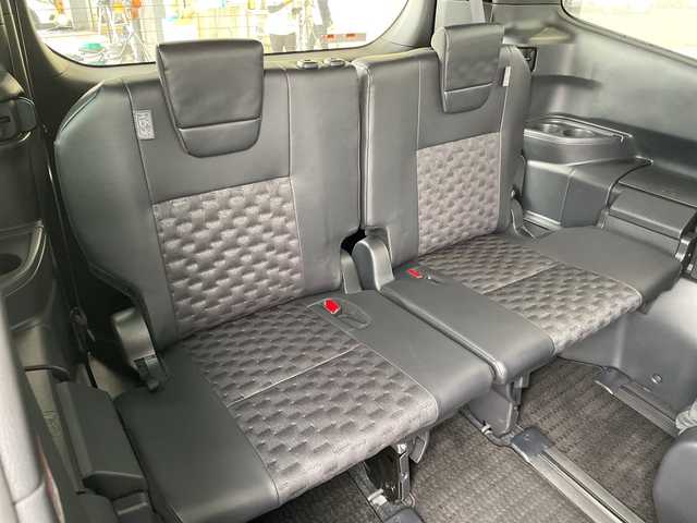 トヨタ ヴォクシー ハイブリッド S－Z 愛知県 2024(令6)年 0.8万km マッシブグレー 純正10.5型ディズプレイオーディオナビ/両側パワースライドドア/レーダークルーズコントロール/シートヒーター/バックカメラ/コーナーセンサー/純正アルミホイール/ETC2.0/LEDヘッドライト/インテリジェントミラー/リアオートエアコン/ドライブレコーダー/衝突軽減システム/フルセグ/CD DVD/Bluetooth/ステアリングスイッチ/スマートキー/プッシュスタート