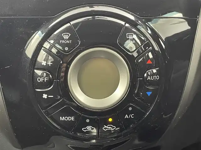 日産 ノート X DIG－S 大分県 2014(平26)年 4.1万km スーパーブラック 社外SDナビ/（フルセグ/CD/DVD/Bluetooth）/ETC/オートライト/ヘッドライトレベライザー/オートエアコン/電動格納ミラー/アイドリングストップ/プッシュスタート・スマートキー