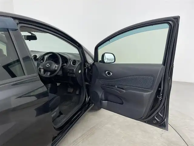 日産 ノート X DIG－S 大分県 2014(平26)年 4.1万km スーパーブラック 社外SDナビ/（フルセグ/CD/DVD/Bluetooth）/ETC/オートライト/ヘッドライトレベライザー/オートエアコン/電動格納ミラー/アイドリングストップ/プッシュスタート・スマートキー