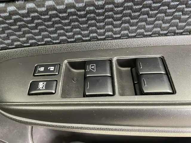 日産 ノート X DIG－S 大分県 2014(平26)年 4.1万km スーパーブラック 社外SDナビ/（フルセグ/CD/DVD/Bluetooth）/ETC/オートライト/ヘッドライトレベライザー/オートエアコン/電動格納ミラー/アイドリングストップ/プッシュスタート・スマートキー