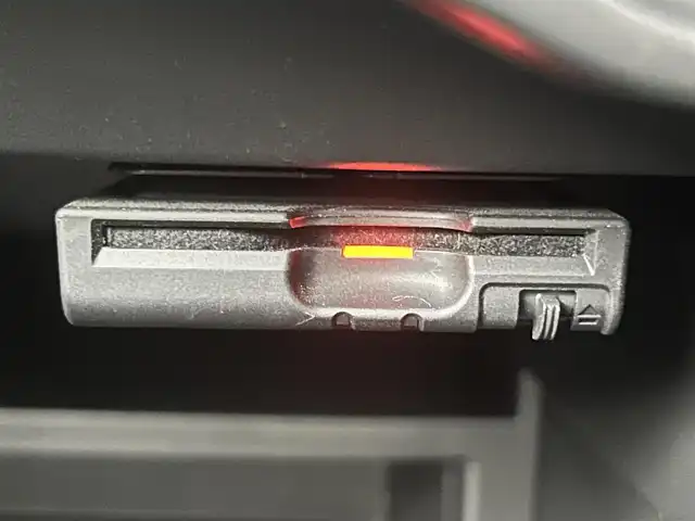 日産 ノート e－パワー メダリスト 熊本県 2017(平29)年 5.9万km オレンジ 純正ナビMM316D-W（ＣＤ・ＤＶＤ・フルセグ・ＢＴ・ＡＵＸ・Ｉｐｏｄ）/全周囲カメラ　/純正前方ドライブレコーダー　/ビルトインＥＴＣ　/前後クリアランスソナー　/衝突軽減ブレーキ　/レーンキープアシスト　/横滑り防止/電動格納ミラー/ハーフレザーシート/純正フロアマット/純正１５インチAW/オートライト/LEDヘッドライト/スマートキー/プッシュスタート
