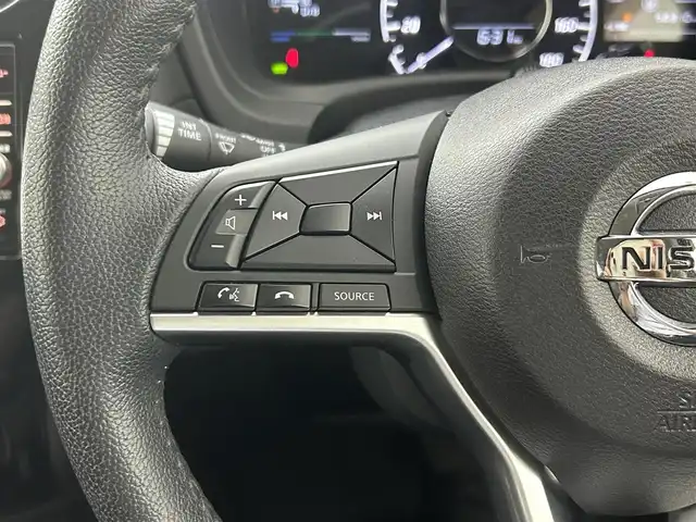 日産 ノート e－パワー メダリスト 熊本県 2017(平29)年 5.9万km オレンジ 純正ナビMM316D-W（ＣＤ・ＤＶＤ・フルセグ・ＢＴ・ＡＵＸ・Ｉｐｏｄ）/全周囲カメラ　/純正前方ドライブレコーダー　/ビルトインＥＴＣ　/前後クリアランスソナー　/衝突軽減ブレーキ　/レーンキープアシスト　/横滑り防止/電動格納ミラー/ハーフレザーシート/純正フロアマット/純正１５インチAW/オートライト/LEDヘッドライト/スマートキー/プッシュスタート