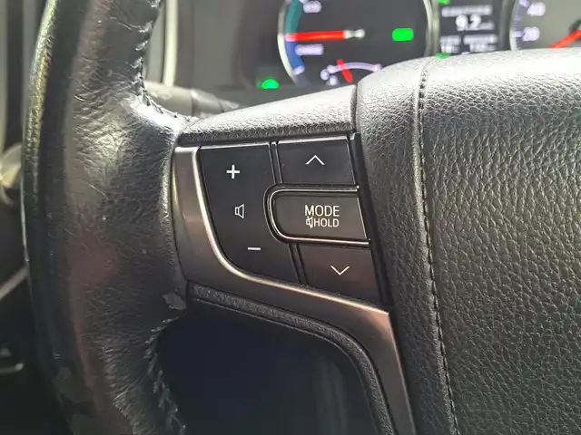 トヨタ クラウン ハイブリッド アスリートG 大阪府 2013(平25)年 11.5万km ブラック /サンルーフ//リアサンシェード//純正ディーラーHDDナビ//Bluetooth/CD/DVD/USB//フルセグテレビ//全方位カメラ・バックカメラ//前後コーナーセンサー//デジタルインナーミラー//ビルトインETC//前後純正ドライブレコーダー/DRT-H61A//GPSアンテナ内蔵レーダー探知機/GWR81sd//クルーズコントロール//前席パワーシート/D席メモリー付//前席シートヒーター・エアーシート//ステアリングヒーター//黒革シート//純正フロアマット//純正18インチアルミホイール//純正リアエアロ//ビルトインETC//スペアキー×1