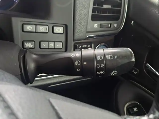 トヨタ クラウン ハイブリッド アスリートG 大阪府 2013(平25)年 11.5万km ブラック /サンルーフ//リアサンシェード//純正ディーラーHDDナビ//Bluetooth/CD/DVD/USB//フルセグテレビ//全方位カメラ・バックカメラ//前後コーナーセンサー//デジタルインナーミラー//ビルトインETC//前後純正ドライブレコーダー/DRT-H61A//GPSアンテナ内蔵レーダー探知機/GWR81sd//クルーズコントロール//前席パワーシート/D席メモリー付//前席シートヒーター・エアーシート//ステアリングヒーター//黒革シート//純正フロアマット//純正18インチアルミホイール//純正リアエアロ//ビルトインETC//スペアキー×1