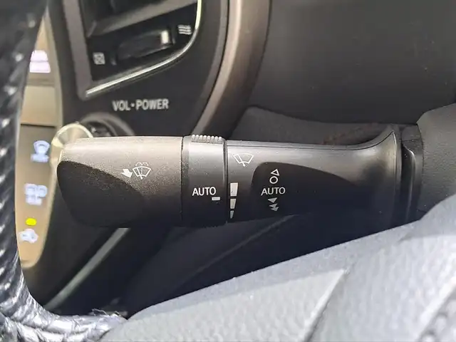 トヨタ クラウン ハイブリッド アスリートG 大阪府 2013(平25)年 11.5万km ブラック /サンルーフ//リアサンシェード//純正ディーラーHDDナビ//Bluetooth/CD/DVD/USB//フルセグテレビ//全方位カメラ・バックカメラ//前後コーナーセンサー//デジタルインナーミラー//ビルトインETC//前後純正ドライブレコーダー/DRT-H61A//GPSアンテナ内蔵レーダー探知機/GWR81sd//クルーズコントロール//前席パワーシート/D席メモリー付//前席シートヒーター・エアーシート//ステアリングヒーター//黒革シート//純正フロアマット//純正18インチアルミホイール//純正リアエアロ//ビルトインETC//スペアキー×1