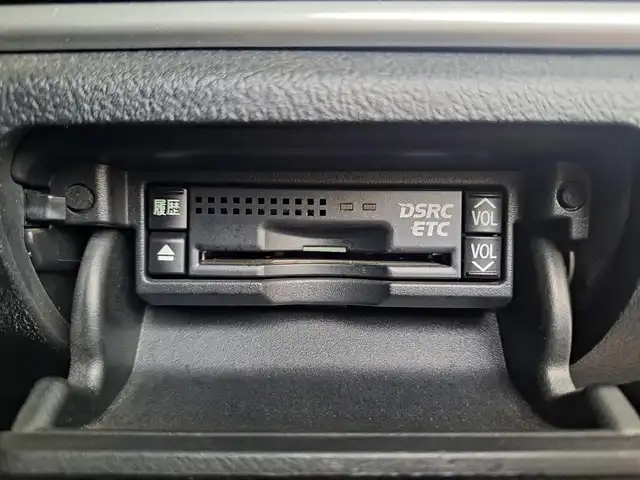 トヨタ クラウン ハイブリッド アスリートG 大阪府 2013(平25)年 11.5万km ブラック /サンルーフ//リアサンシェード//純正ディーラーHDDナビ//Bluetooth/CD/DVD/USB//フルセグテレビ//全方位カメラ・バックカメラ//前後コーナーセンサー//デジタルインナーミラー//ビルトインETC//前後純正ドライブレコーダー/DRT-H61A//GPSアンテナ内蔵レーダー探知機/GWR81sd//クルーズコントロール//前席パワーシート/D席メモリー付//前席シートヒーター・エアーシート//ステアリングヒーター//黒革シート//純正フロアマット//純正18インチアルミホイール//純正リアエアロ//ビルトインETC//スペアキー×1