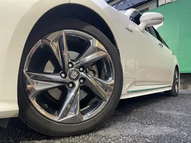 トヨタ クラウン ハイブリッド RS アドバンス 東京都 2020(令2)年 11.2万km ホワイトパールクリスタルシャイン ワンオーナー/純正SDナビ/（DVD/フルセグ/BTオーディオ）/セーフティセンス/・レーントレーシングアシスト/・レーダークルーズコントロール/・プリクラッシュセーフティ/ブラインドスポットモニター/ヘッドアップディスプレイ/イージークローザー/3眼LEDヘッドランプ/ハーフレザーシート/前席パワーシート/前席シートヒーター/純正18インチアルミ/純正フロアマット/ステアリングヒーター/ETC2.0/前側ドライブレコーダー/スペアキー×1/カードキー×1/取扱説明書/保証書