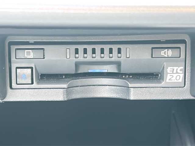 トヨタ クラウン ハイブリッド RS リミテッドⅡ 広島県 2022(令4)年 2.9万km プレシャスブラックパール 禁煙車/TRDエアロ(F.S.R)/トヨタセーフティセンス/・プリクラッシュセーフティ/・オートマチックハイビーム/・LDA/LTA/・レーダークルーズコントロール/・RSA/・先行車発進告知/BSM/HUD/クリアランスソナー/純正12.3インチコネクティッドナビ/・フルセグTV/Bluetooth/CD/DVD/AM/FM/TVキャンセラー/パノラミックビューモニター/シーケンシャルウインカー/レザーシート/前席パワーシート/前席シートヒーター/シートベンチレーション/革巻きステアリング/ステアリングヒーター/ステアリングスイッチ/LEDヘッドライト/フォグランプ/オートライト/AC100V1500Wコンセント/ビルトインETC2.0/ドライブレコーダー（DC-DR652）/純正18インチAW/プッシュスタート/スマートキー/スペアキー