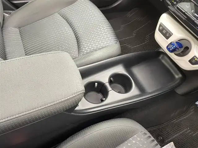 トヨタ プリウス S 宮城県 2016(平28)年 7.9万km ダークブルーマイカM 4WD/サンルーフ/純正9インチナビ/【AM/FM/CD/DVD/SD/フルセグTV/BT】/トヨタセーフティーセンス/ビルトインETC/バックカメラ/LEDヘッドランプ/フォグランプ/ドライブレコーダー/純正エンジンスターター/純正フロアマット/ドアバイザー