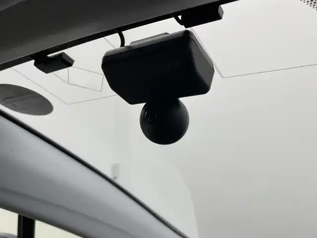 トヨタ プリウス S 宮城県 2016(平28)年 7.9万km ダークブルーマイカM 4WD/サンルーフ/純正9インチナビ/【AM/FM/CD/DVD/SD/フルセグTV/BT】/トヨタセーフティーセンス/ビルトインETC/バックカメラ/LEDヘッドランプ/フォグランプ/ドライブレコーダー/純正エンジンスターター/純正フロアマット/ドアバイザー