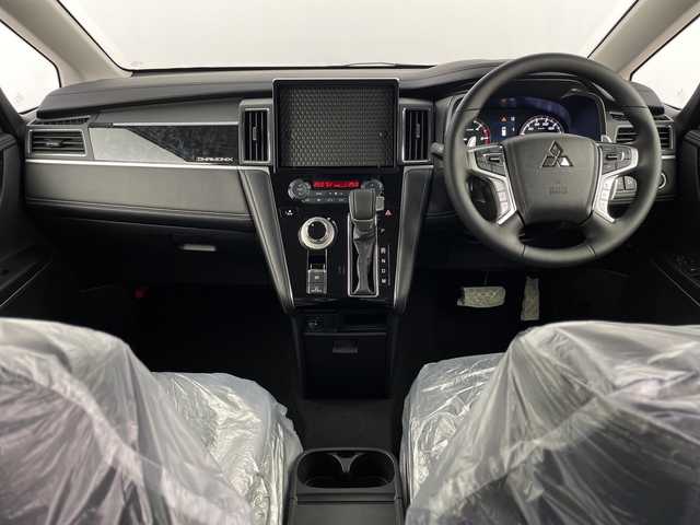 三菱 デリカＤ：５ シャモニー 埼玉県 2025(令7)年 0.1千km グレーⅡ 登録済未使用車/三菱e-Assist/全方位カメラ/両側パワースライドドア/電動リアゲート/ハーフレザーシート/運転席パワーシート/シートヒーター/ステアリングヒーター/パドルシフト/純正１８インチアルミホイール/AC100V/プッシュスタート/スマートキー/スペアキー１本