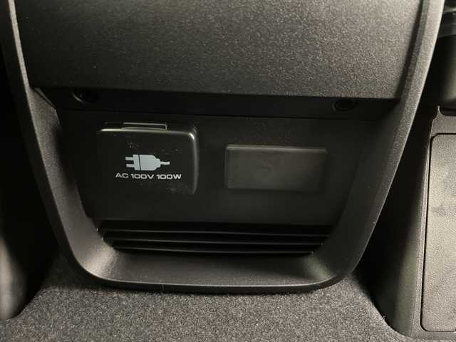 三菱 デリカＤ：５ シャモニー 埼玉県 2025(令7)年 0.1千km グレーⅡ 登録済未使用車/三菱e-Assist/全方位カメラ/両側パワースライドドア/電動リアゲート/ハーフレザーシート/運転席パワーシート/シートヒーター/ステアリングヒーター/パドルシフト/純正１８インチアルミホイール/AC100V/プッシュスタート/スマートキー/スペアキー１本