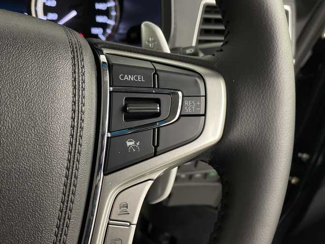 三菱 デリカＤ：５ シャモニー 埼玉県 2025(令7)年 0.1千km グレーⅡ 登録済未使用車/三菱e-Assist/全方位カメラ/両側パワースライドドア/電動リアゲート/ハーフレザーシート/運転席パワーシート/シートヒーター/ステアリングヒーター/パドルシフト/純正１８インチアルミホイール/AC100V/プッシュスタート/スマートキー/スペアキー１本