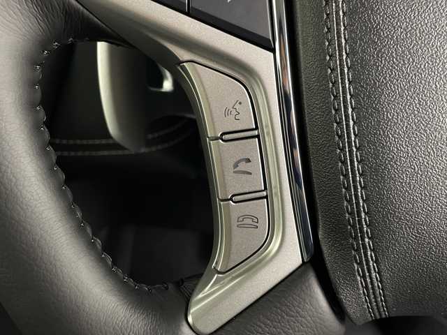 三菱 デリカＤ：５ シャモニー 埼玉県 2025(令7)年 0.1千km グレーⅡ 登録済未使用車/三菱e-Assist/全方位カメラ/両側パワースライドドア/電動リアゲート/ハーフレザーシート/運転席パワーシート/シートヒーター/ステアリングヒーター/パドルシフト/純正１８インチアルミホイール/AC100V/プッシュスタート/スマートキー/スペアキー１本