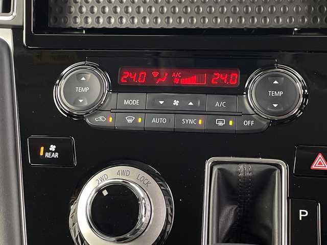 三菱 デリカＤ：５ シャモニー 埼玉県 2025(令7)年 0.1千km グレーⅡ 登録済未使用車/三菱e-Assist/全方位カメラ/両側パワースライドドア/電動リアゲート/ハーフレザーシート/運転席パワーシート/シートヒーター/ステアリングヒーター/パドルシフト/純正１８インチアルミホイール/AC100V/プッシュスタート/スマートキー/スペアキー１本