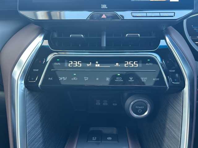 トヨタ ハリアー ハイブリッド Z レザーパッケージ 神奈川県 2023(令5)年 2.7万km プラチナホワイトパールマイカ JBLサウンドシステム/調光パノラマルーフ/モデリスタエアロ/wedsクレンツェ21インチアルミ/純正ナビ(AM/FM/USB/BT/フルセグTV/Miracast)/パノラミックビューモニター/RS-Rダウンサス/衝突被害軽減ブレーキ/レーンキープアシスト/ブラインドスポットモニター/クリアランスソナー/オートハイビーム/レーダークルーズコントロール/黒革シート/D/N席エアーシート/D/N席パワーシート(D席メモリー)/ステアリングヒーター/デジタルインナーミラー/ヘッドアップディスプレイ/パワーバックドア/ビルトインETC2.0/前方ドライブレコーダー/社外GPSレーダー/純正夏タイヤ付AW積込/スペアキー×1/保証書/取扱説明書