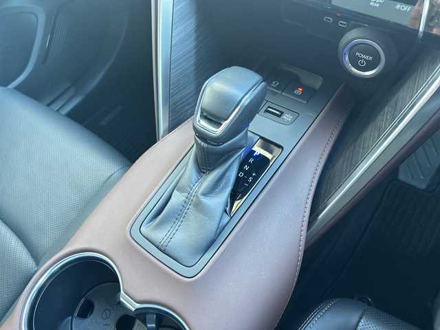 トヨタ ハリアー ハイブリッド Z レザーパッケージ 神奈川県 2023(令5)年 2.7万km プラチナホワイトパールマイカ JBLサウンドシステム/調光パノラマルーフ/モデリスタエアロ/wedsクレンツェ21インチアルミ/純正ナビ(AM/FM/USB/BT/フルセグTV/Miracast)/パノラミックビューモニター/RS-Rダウンサス/衝突被害軽減ブレーキ/レーンキープアシスト/ブラインドスポットモニター/クリアランスソナー/オートハイビーム/レーダークルーズコントロール/黒革シート/D/N席エアーシート/D/N席パワーシート(D席メモリー)/ステアリングヒーター/デジタルインナーミラー/ヘッドアップディスプレイ/パワーバックドア/ビルトインETC2.0/前方ドライブレコーダー/社外GPSレーダー/純正夏タイヤ付AW積込/スペアキー×1/保証書/取扱説明書